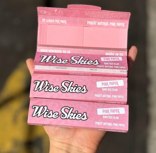 Pink rolling papers - papers, with